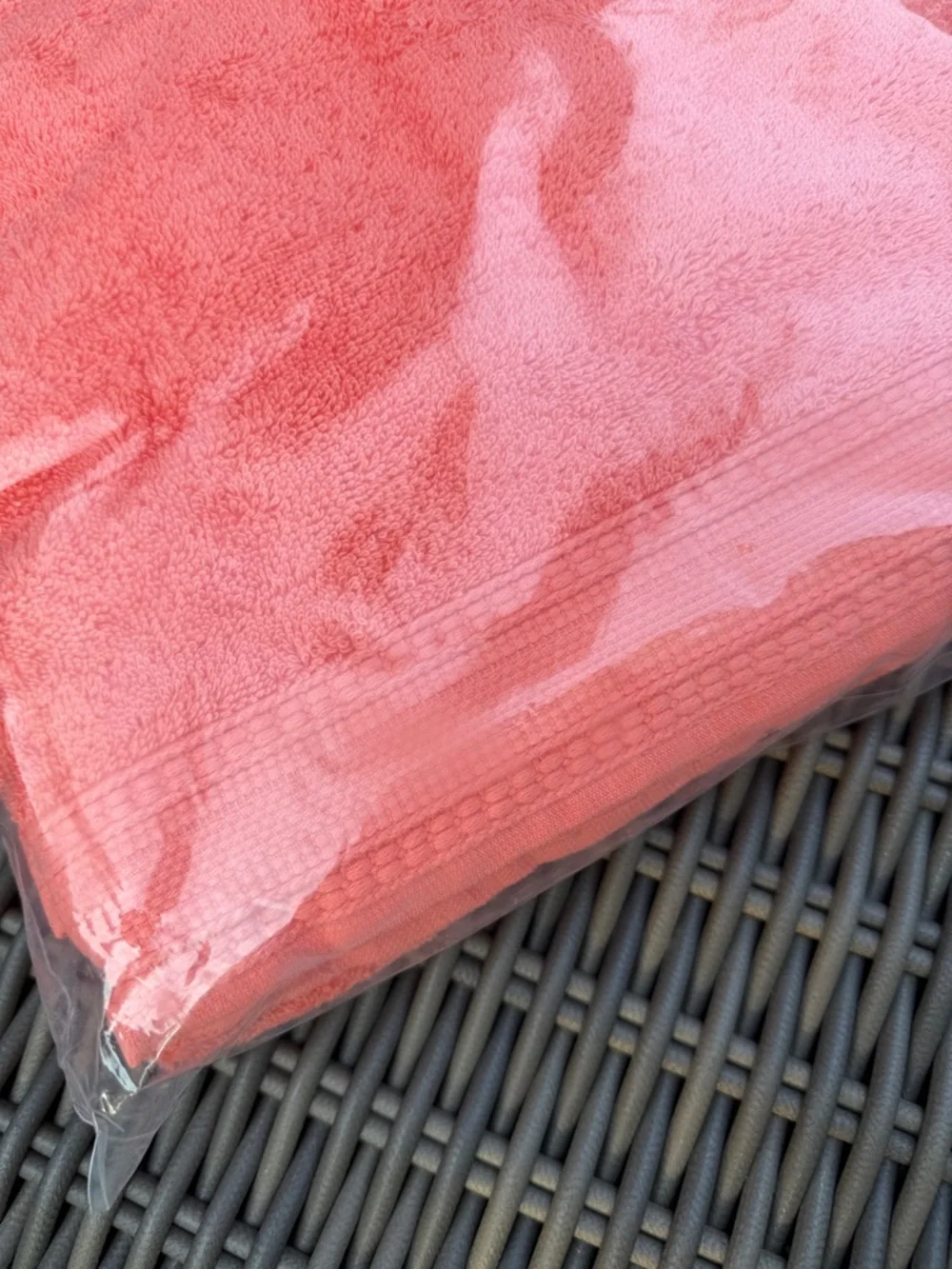 Frontgate Resort Solid Beach Towel - Sangria - NWT